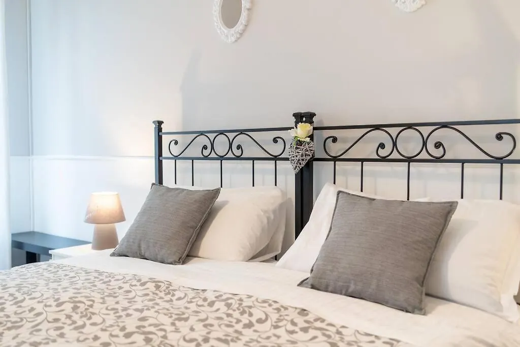 Terrazze Italiane City Center - White Apartment Verona